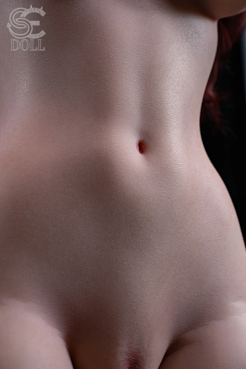 Scarlett Reed.A: Silicone Torso with Movable Jaw - SEDOLL® - Image 11