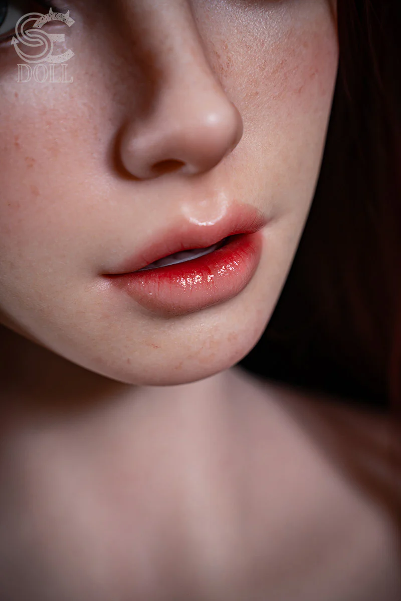 Scarlett Reed.A: Silicone Torso with Movable Jaw - SEDOLL® - Image 12